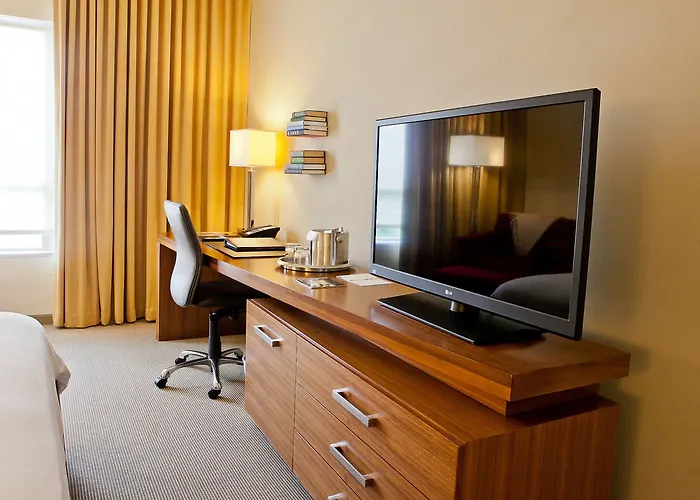 Hotel I And Conference Center - 4*